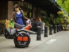 ஒற்றை சக்கர சாகசக்காரன் ரைனோ யூனிசைக்கிள் பற்றிய தகவல்கள்