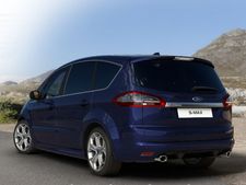 எர்டிகாவுக்கு போட்டியாக புதிய எம்பிவியை களமிறக்கும் ஃபோர்டு!