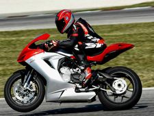 எம்வி அகஸ்ட்டா சூப்பர் பைக் நிறுவனத்தை வாங்க ஃபியட் திட்டம்!