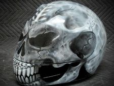 அச்சமூட்டும் டிசைனிலான ஹெல்மெட் மாடல்கள்...!!