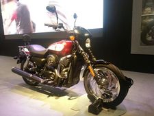 ஹார்லி டேவிட்சனை அலேக்காக தூக்கிய ஸ்ட்ரீட் 750 மோட்டார்சைக்கிள்