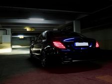 டிசி அலங்காரத்தில் அழகு ரசம் சொட்டும் பென்ஸ் எஸ் கிளாஸ்!