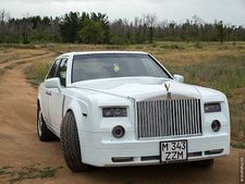 ரோல்ஸ்ராய்ஸ் காரை சொந்தமாக வடிவமைத்து அசத்திய மெக்கானிக்!