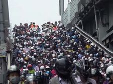 இதுல ஒரு விஷயத்தை கவனிச்சீங்களா...?!