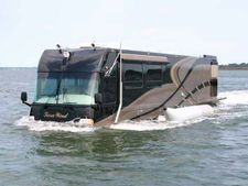 தரையிலும், தண்ணீரிலும் செல்லும் சூப்பர் மோட்டார் இல்லம்!