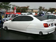 வீல்கள் இருக்கு, ஆனா இல்லை... சுவாரஸ்ய படங்கள்!!