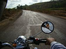 கார், பைக்கில் செல்ல வேண்டிய இந்தியாவின் டாப்-10 சாலைகள்!