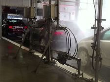 ஒரு மணிநேரத்தில் 400 கார்களை சுத்தப்படுத்தும் கார் வாஷ் ஸ்டேஷன்!