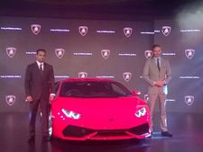 இந்தியாவில் விற்பனைக்கு வந்தது புதிய லம்போ ஹூராகென்!