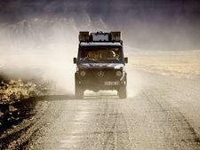 215 நாடுகள், 26 ஆண்டுகள்... மூச்சு முட்ட வைக்கும் ஓர் உலக சுற்றுப்பயணம்!