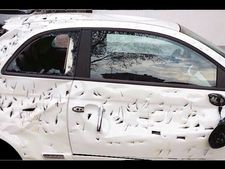 ஸ்டார்ட் ஆகலை... காரை கோடரியால் கொத்தி கிழித்த இத்தாலியர்!