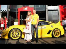 புதிய ஃபெராரி காருக்கான 32 அதிர்ஷ்டசாலிகளில் கூகுள் அதிகாரியும் ஒருவர்!