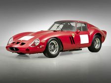 2014ம் ஆண்டில் 9 ஃபெராரி கார்கள் 900 கோடிக்கு ஏலம் விடப்பட்டு சாதனை!