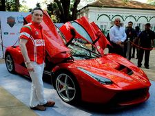 முதல்முறையாக இந்தியாவில் லாஃபெராரி: பிரத்யேக படங்கள், தகவல்கள்!