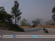 நந்தி மலையில் அனலை கிளப்பிய மோட்டார் பந்தயத்தின் பயிற்சி சுற்று!