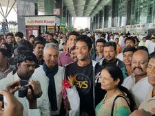 இவர் டோணியும் இல்லை, கோலியும் இல்லை... யார் இவர்?!