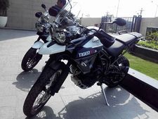 புதிய  ட்ரையம்ஃப் பைக்குகள் விற்பனைக்கு வந்தன - விபரம்!