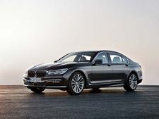 மொத்த வித்தையும் காட்டி பிஎம்டபிள்யூ இறக்கும் புதிய 7 சீரிஸ் கார்- சிறப்பு தகவல்கள்