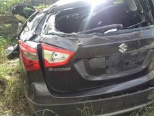 விபத்தில் உருக்குலைந்த மாருதி எஸ் க்ராஸ்... வைரலாக பரவும் படங்கள்!!