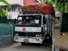 டெல்லியில் நுழைய டிரக்குகளுக்கு கூடுதல் வரி: தேசிய பசுமை தீர்ப்பாயம் அதிரடி