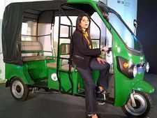 கைனட்டிக் ஸஃபர் எலக்ட்ரிக் ஆட்டோரிக்ஷா விற்பனைக்கு அறிமுகம்