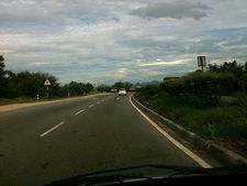 டயர் வெடித்ததால் மற்றொரு பயங்கரம்... 11 பேர் உயிரை பலிவாங்கிய சாலை விபத்து!