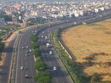 நெடுஞ்சாலைகளில் உள்ள வேகத்தடைகளை அகற்ற மத்திய அரசு உத்தரவு