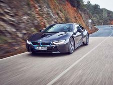 பிஎம்டபுள்யூ ஐ8 ஹைப்ரிட் காரை, முழுமையான எலக்ட்ரிக் காராக மாற்ற பிஎம்டபுள்யூ மும்முரம்