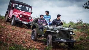 காட்டு வழி போறோம்... கவலைப்படாத..... ஆஃப் - ரோடிங் ஜீப்கள் அறிமுகமான கதை...