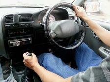 மேனுவல் கியர்பாக்ஸ் கார்களை ஓட்டும்போது செய்யக்கூடாத தவறுகள்