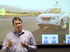 கூகிளின் தானியங்கி கார் திட்டத்திலிருந்து விலகினார் கிரிஸ் அர்ம்சன்