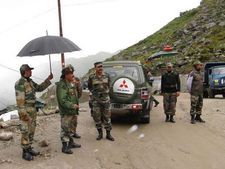 அடிக்கடி பழுதாகும் மிட்சுபிஷி பஜேரோ... கடுப்பில் ராணுவ அதிகாரிகள்...