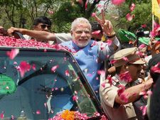 வெளிநாட்டில் தயாரிக்கப்பட்ட காரை பிரதமர் மோடி பயன்படுத்துவது ஏன்?