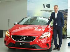 புதுப்பொலிவுடன் வால்வோ வி40 மற்றும் வி40 க்ராஸ் கன்ட்ரி கார்கள் அறிமுகம்!