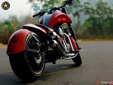 ராயல் என்ஃபீல்டு கிளாசிக் 500 மோட்டார்சைக்கிளை உருமாற்றிய பெங்களூர் நிறுவனம்!