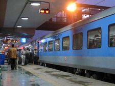 இந்திய இரயில்களில் ஆடம்பரமாக பயணிக்க தயாராகுங்கள்