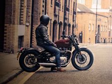 புதிய டிரையம்ஃப் போனிவில் பாபர் மோட்டார்சைக்கிள் விற்பனைக்கு அறிமுகம்!