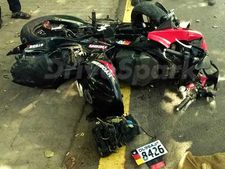 2 பைக்குகள் நேருக்கு நேர் மோதியதில் இளைஞர் பலி... டெல்லியில் பயங்கரம்!