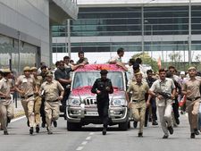 முதல்வர் யோகி ஆதித்யநாத்தின் கான்வாய் வாகனம் திருட்டு - உ.பி-யில் திடீர் பரபரப்பு..!