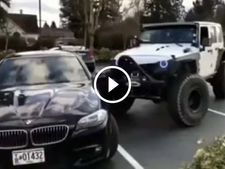 ஒழுங்கீனமாக பார்க்கிங் செய்தவருக்கு தக்க பாடம் புகட்டிய ஜீப் ஓட்டுநர்!