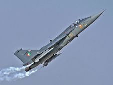 உலக போர் விமானங்களில் முதல் இடத்தை பெற்ற தேஜஸ் இனி ஆளில்லாமலும் பறக்கப்போகிறது..!