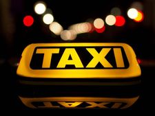 டாக்ஸி கார்களில் வேக கட்டுப்பாட்டு கருவியை கட்டாயமாக்கி டெல்லி அரசு உத்தரவு