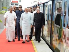 கொச்சி மெட்ரோவிற்கு கொடியசைத்து விட்டு, பிரதமர் மோடி என்ன சொன்னார் தெரியுமா..??