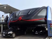 மண்ணைக் கவ்வியது சீனாவின் பிரம்மாண்ட ‘டிராம் பஸ்’போக்குவரத்து ஐடியா...!!