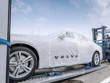 ஐரோப்பாவிற்கு ரயிலில் செல்லும் 'மேட் இன் சைனா' வால்வோ கார்கள்!