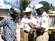 அபராதம் வசூலிக்க வேண்டுமென்றே  வைக்கப்படும் தவறான சாலை குறியீடுகள் ஆய்வு சொல்லும் அதிர்ச்சி தகவல்கள்