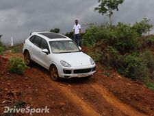 ஆஃப் ரோடில் ஜமாய்த்த போர்ஷே கேயேன், மசான் எஸ்யூவி கார்கள்..!!