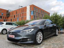 அப்படியா... சிங்கிள் சார்ஜில் 900 கிமீ தூரம் பயணித்த டெஸ்லா கார்!