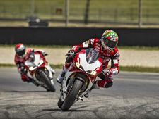 டுகாட்டி 1299 பேனிகல் ஆர் ஃபைனல் பைக் இந்தியாவில் ரூ. 59.18 லட்சம் விலையில் அறிமுகம்..!!