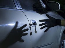 கார் திருடுபோவதை தவிர்ப்பதற்கான சில எளிய வழிகள்!